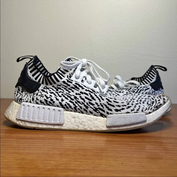 adidas gazelle silver green womens Adidas NMD R1 PK Zebra White NOIRFONCE Sneakers main image 0